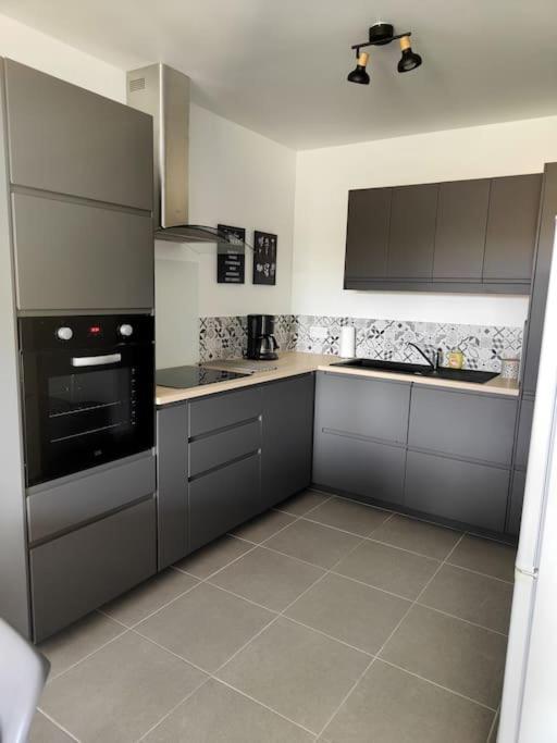 Location De Vacances A Andernos - Appartement 2 Chambres Dans Residence Neuve Экстерьер фото