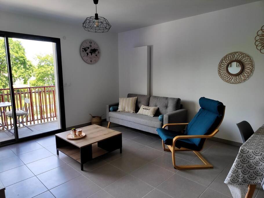 Location De Vacances A Andernos - Appartement 2 Chambres Dans Residence Neuve Экстерьер фото